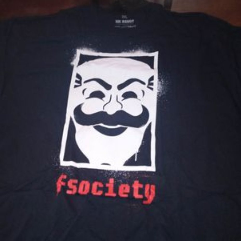 Mr. Robot Loot Crate T-shirt 3xl/Pin Bundle NWOT